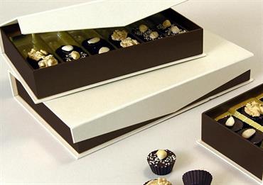 SCATOLA PRALINE CON CALAMITA PANNA/MARR.33X20X5